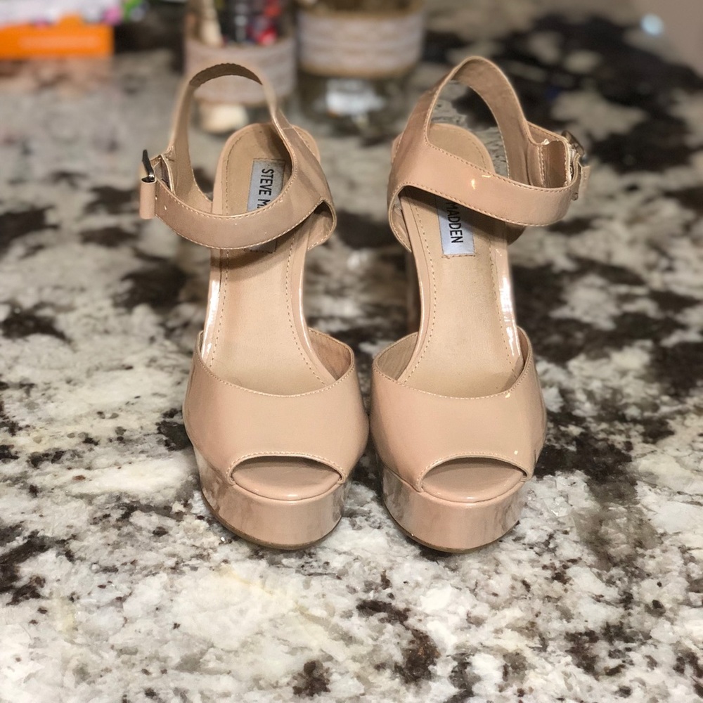 Steve Madden nude platform heels